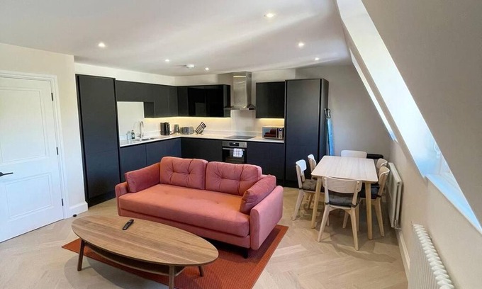 South Richmond Apartment | Apartments in the heart of Richmond, London