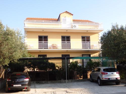 Cove Tri Zala (Zrnovo) House | Apartments Ivan & Ana
