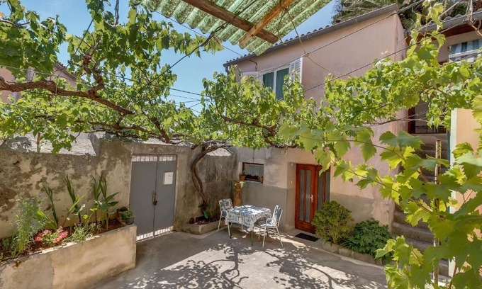 Veli Losinj Apartment | Apartments Ivna