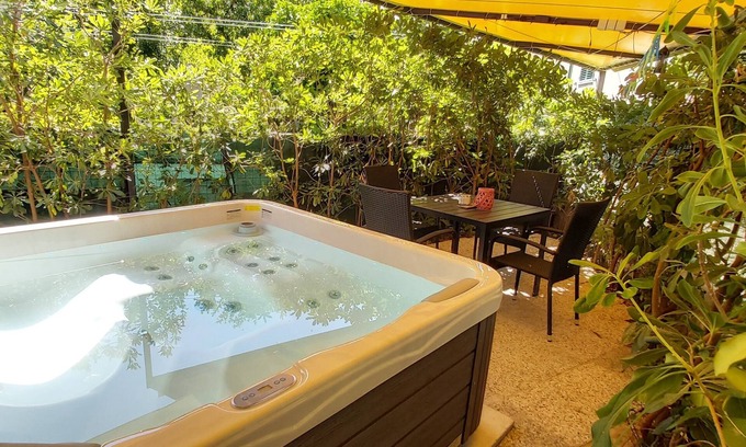 Split Apartment | Apartments Johnny Split Croatia, beach, old town, promenade, restaurants, tavern