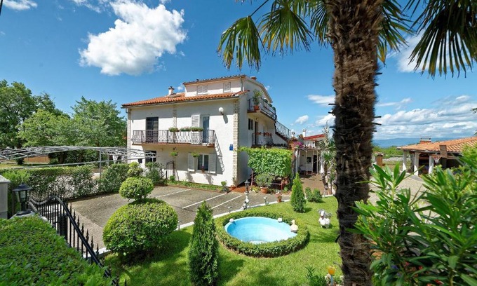 Sveti Vid-Miholjice Apartment | Apartments Kata