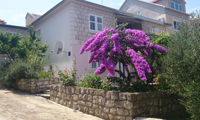 Medvinjak Apartment | Apartments Laura