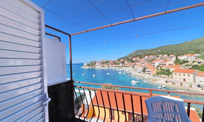 Brna Apartment | Apartments Peselj-Studio Apartment with Balcony and Sea View (1)