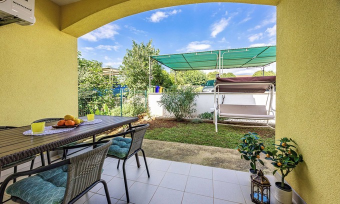 Karigador Apartment | Apartments Rondine (116871-A1) - Karigador