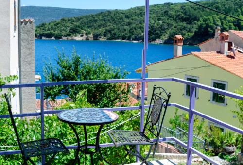 Valun House | Apartments & Room Toni