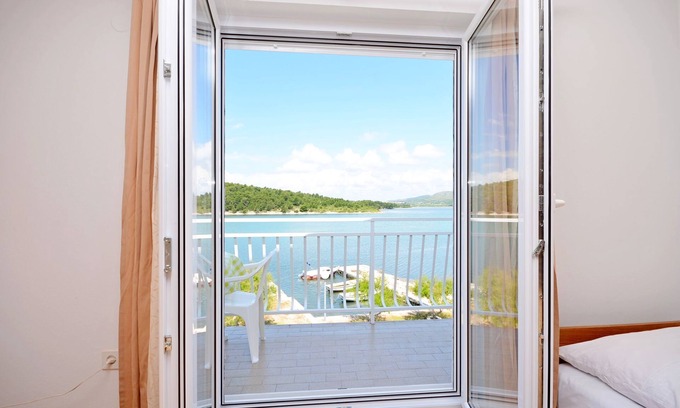 Jadrtovac Apartment | Apartments Vila Punta (10691-A2) - Jadrtovac