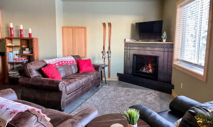 Okanagan-Similkameen Condo | Apex Mountain ~ The Wooden Nickel