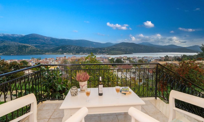 Argostoli Town Apartment | APHRODITE SUPERB SEA VIEW APARTMENT IN ARGOSTOLI