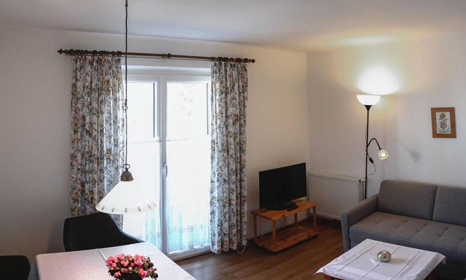 Faistenau Bed & Breakfast | App. 1 - Apartments Alpenblick