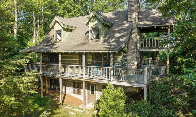 Ferguson Cabin | Appalachian log cabin in Leatherwood Mountains with 2 bdrms + loft, Views