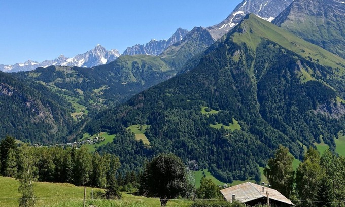 Saint-Gervais-les-Bains Apartment | Appart Lumineux Balcon Face Mont Blanc Idéal Rando