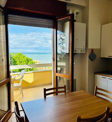 Gabicce Mare Apartment | APPARTAMENTO -C- VISTA MARE con 2 camere da letto-Residence Azzurro