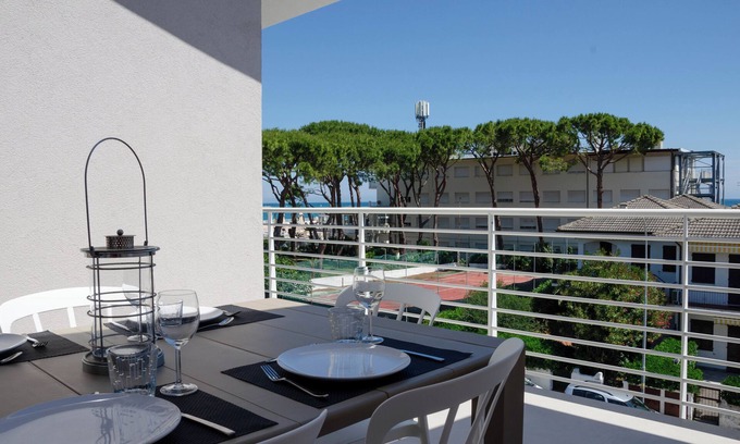 Marcelli Apartment | Appartamento con vista mare, al secondo piano!