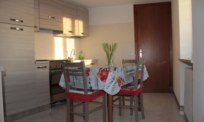 Costermano Apartment | Appartamento giallo