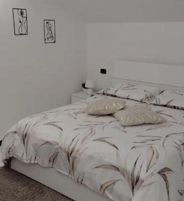 Albuzzano Apartment | Appartamento in Mansarda