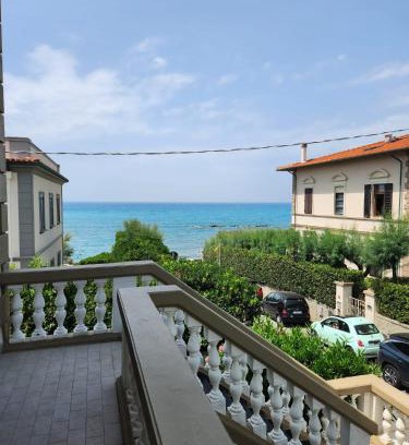 Castiglioncello Apartment | Appartamento Mare caletta Castiglioncello