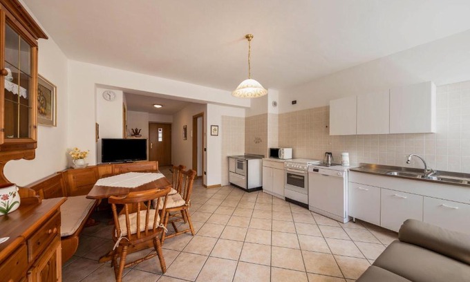 Castello-Molina di Fiemme Apartment | Appartamento Viola