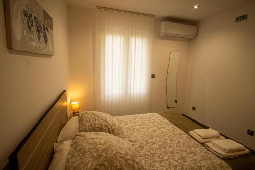 Le Pin Apartment | Appartement 1-4 pers - Proche Paris, CDG, Grand Paris Arena - A L'Ombre du Pin "5"