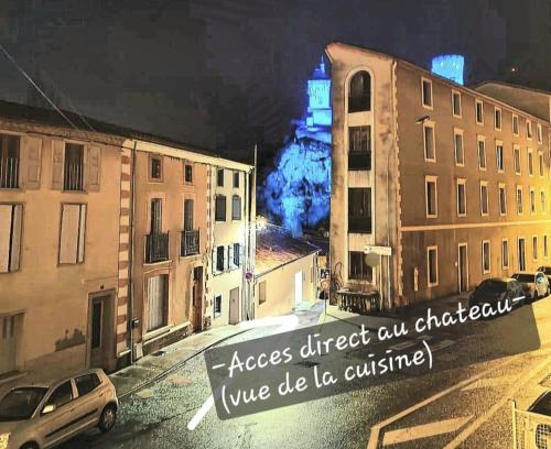 Foix Apartment | Appartement 120m2 - 10 couchages - 3ch - centre Foix - 2 sdb-2 wc - Parking gratuit à 1 Minute