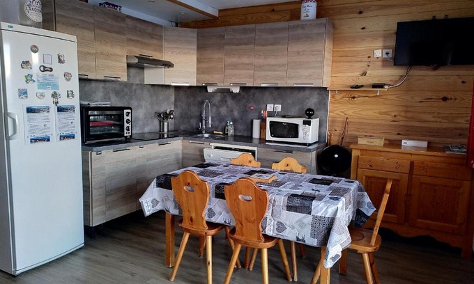 Villarembert Apartment | Appartement 2 Chbres Calme Vue vallée 500m des pistes