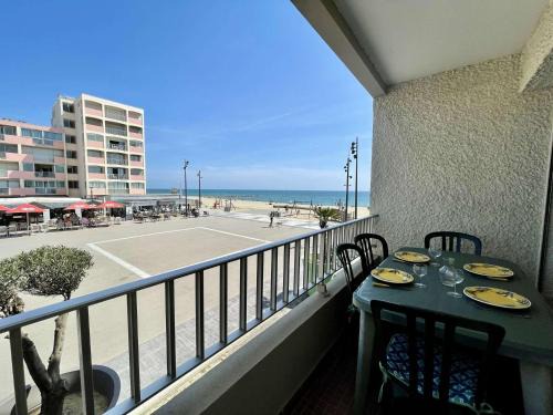 Saint-Nazaire Apartment | Appartement 2 pièces cabine 6 couchages ST CYPRIEN PLAGE SC220-007