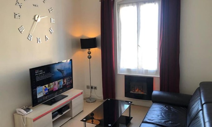 Creil Apartment | Appartement 3 pièces en face la gare de creil