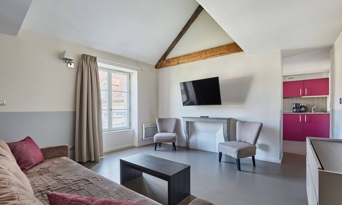Centre Sud Condo | Appartement 6p lumineux + confortable