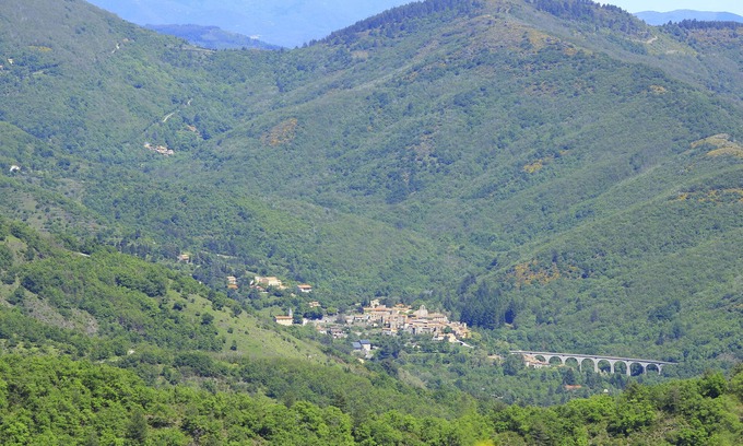 Aumessas Apartment | Appartement au Coeur D'un Hameau Traditionnel Cévenol