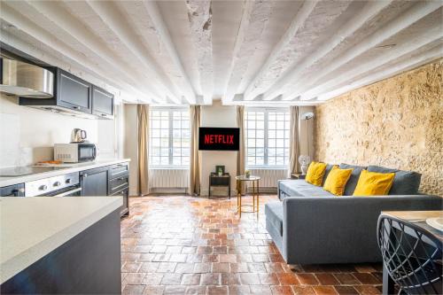 Les Iles Apartment | Appartement au coeur de Paris Île Saint-Louis Free Netflix