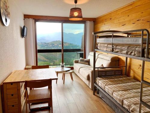 Le Corbier Apartment | Appartement avec balcon au pied des pistes de ski