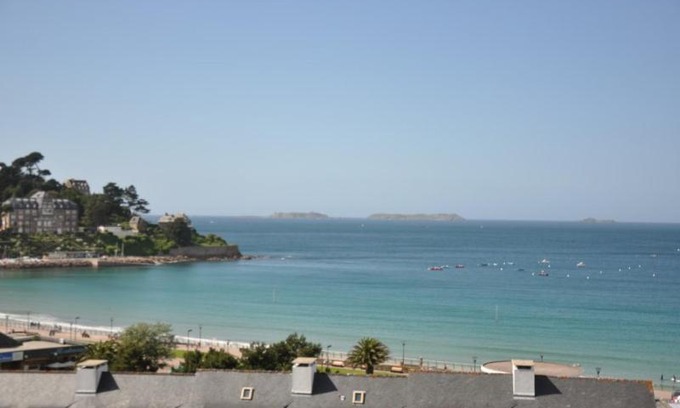Perros-Guirec Apartment | Appartement BELLE VUE MER dans la Tour du Château de Trestraou à PERROS-GUIREC - Réf 865