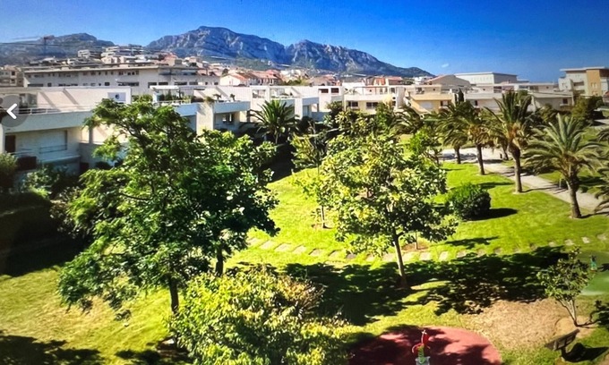 Bonneveine Apartment | Appartement Climatisé Avec Terrasse 2 mn Plage 3ch box Fermé