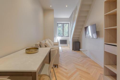 Ecully Apartment | Appartement contemporain au calme, Ecully