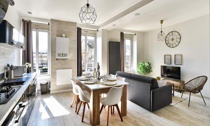 Bourgoin-Jallieu Apartment | Appartement Cosy Bourgoin - Gare & Centre