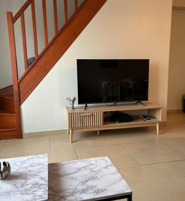 Chelles Apartment | Appartement cosy idéalement situé