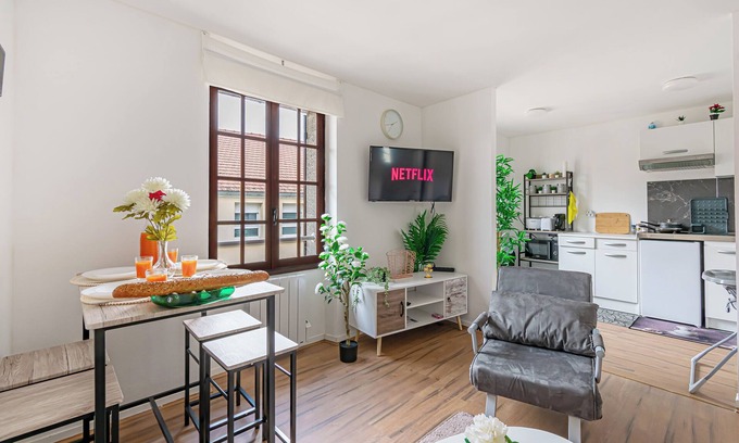 Le Pin Apartment | Appartement de 38m2, 1 à 7 Personnes, Cdg, Jo24, Disneyland Paris 28min