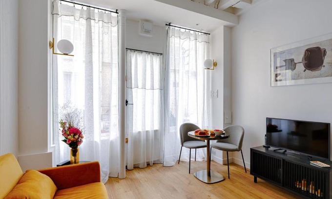 Les Iles Apartment | Appartement Design île St Louis - Welkeys