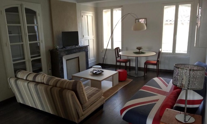 Beziers City Centre Apartment | appartement face cathédrale