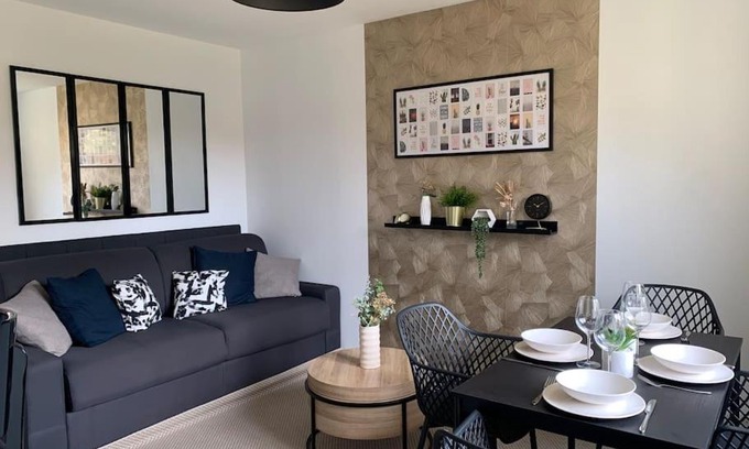 La Chapelle-en-Serval Apartment | Appartement proche Astérix, Chantilly, CDG, piscine 15 Juin au 30 Aout