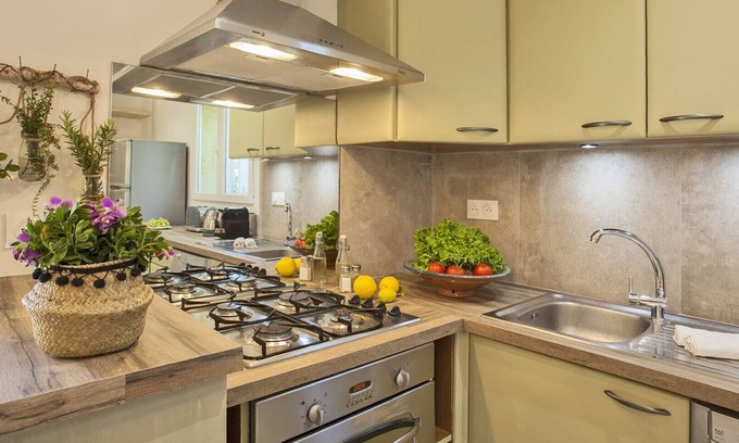 Calvi Apartment | Appartement neuf "Magnolia", terrasse pergola, jardin privatif - 2 4 pers