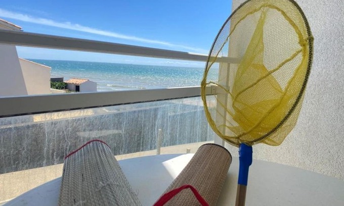 Longeville-sur-Mer Apartment | Appartement près de la plage avec balcon et parking privé - FR-1-336-69