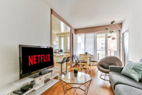 Faubourg-du-Roule Apartment | Appartement Quartier Arc de Triomphe Free Netflix