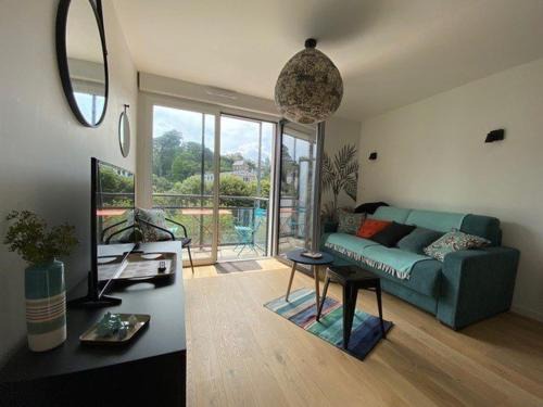 Perros-Guirec Apartment | Appartement rénové avec balcon, parking et accès direct à la plage de Trestraou - Perros-Guirec - FR-1-368-260