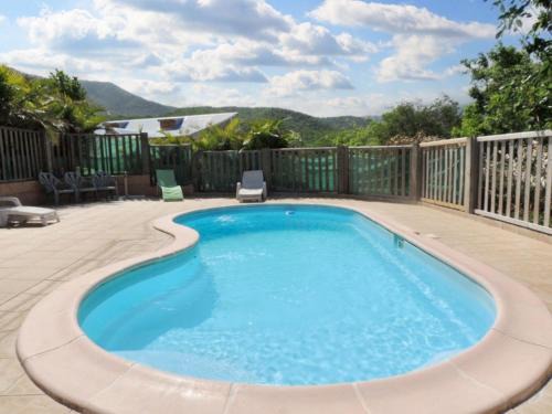 Malendure Apartment | Appartement spacieux à Bouillante avec piscine partagée