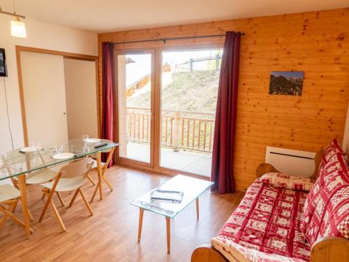 Valfrejus Apartment | Appartement spacieux 4 pers au pied des pistes, proche télécabine à Modane - FR-1-468-49