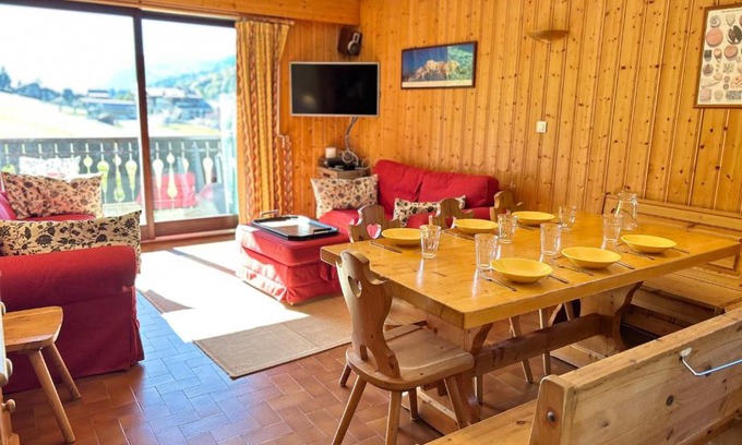 Les Gets Apartment | Appartement spacieux aux Gets, pied des pistes, balcon sud-ouest, 2 chambres, coin cabine, garage, WiFi - FR-1-623-81