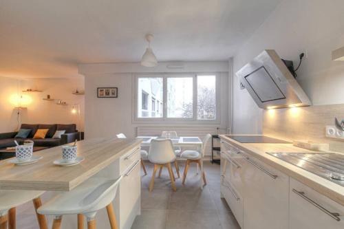 Moliere Vauban Apartment | Appartement spacieux et moderne, Lyon 6ème