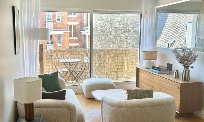 Porte de Saint-Cloud Apartment | Appartement T2 Refait à Neuf Lumineux et Paisible Dans le Quartier Dauteuil