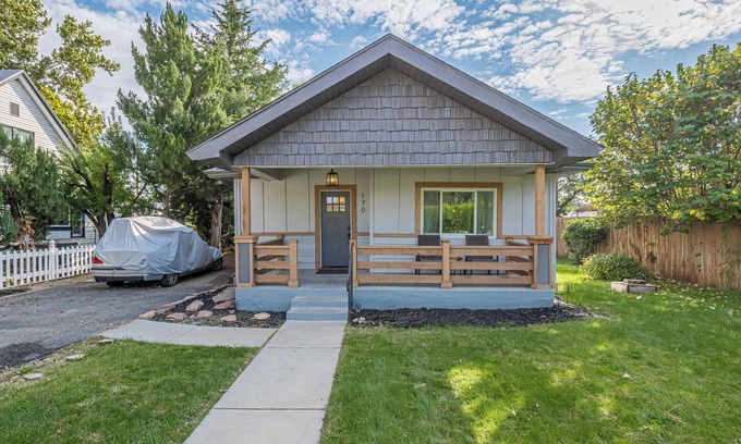 Fruita House | Apple Hacienda: Fruita Basecamp w/Style