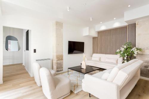 Champs-Elysees Apartment | APT 10P 160m2 WITH TERACe